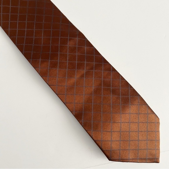 Giorgio Armani Classico Silk Tie - Picture 2 of 5